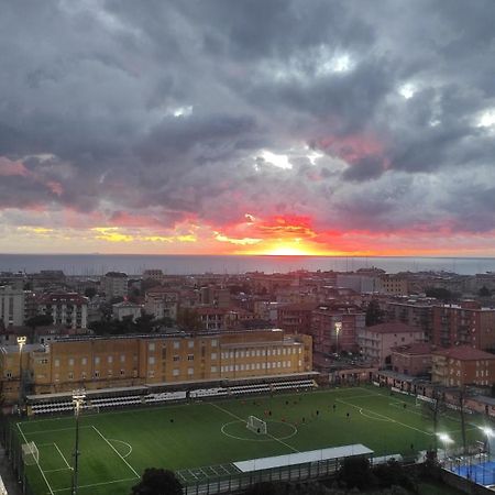 Super Vista Al Grattacielo Di Lavagna Apartment Exterior foto