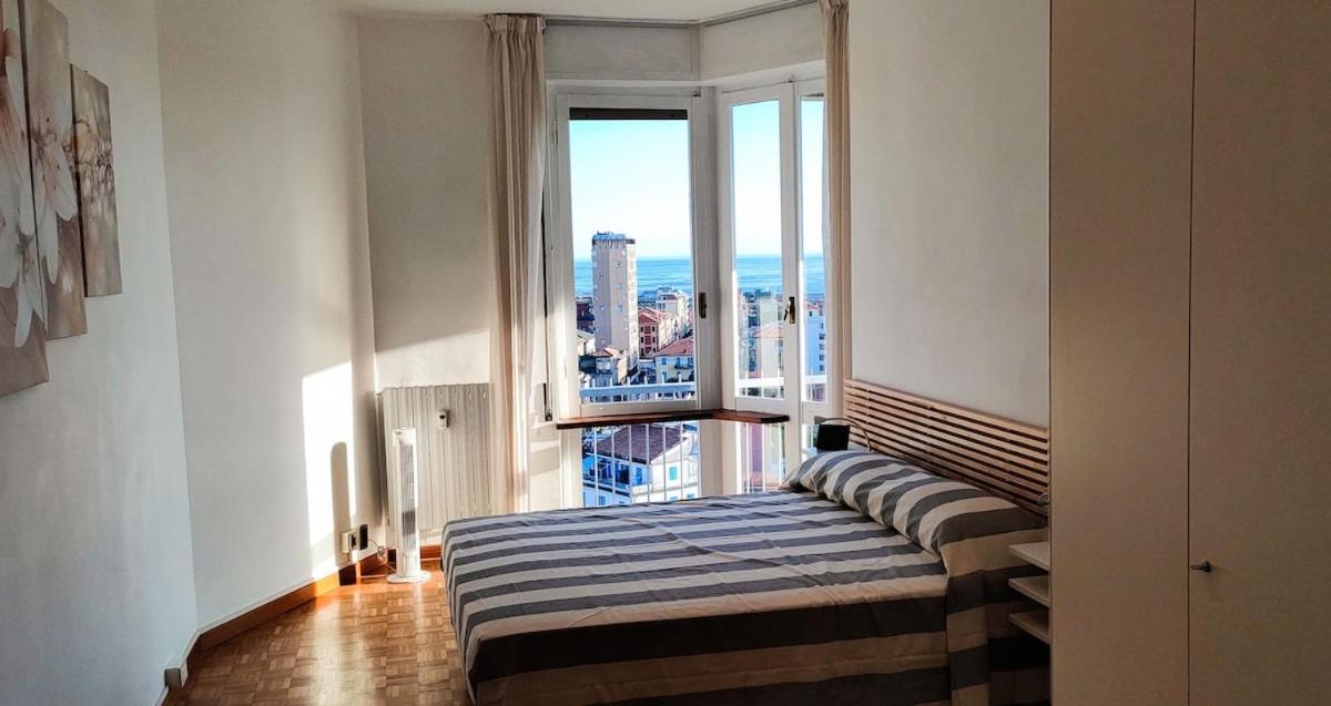 Super Vista Al Grattacielo Di Lavagna Apartment Exterior foto