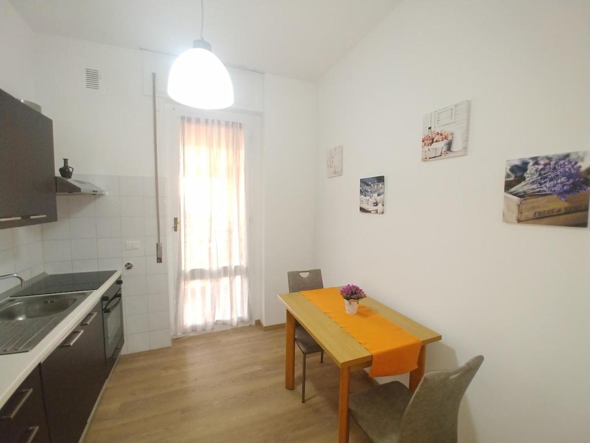 Super Vista Al Grattacielo Di Lavagna Apartment Exterior foto