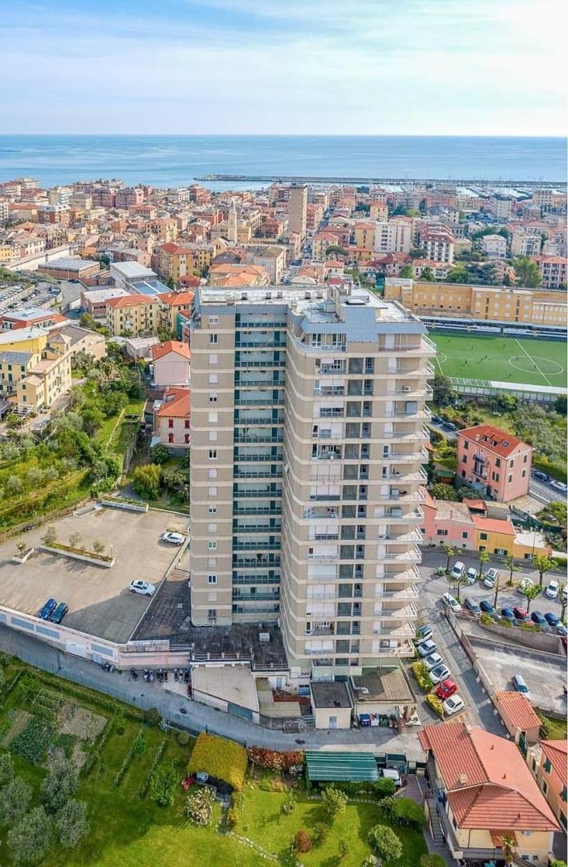 Super Vista Al Grattacielo Di Lavagna Apartment Exterior foto
