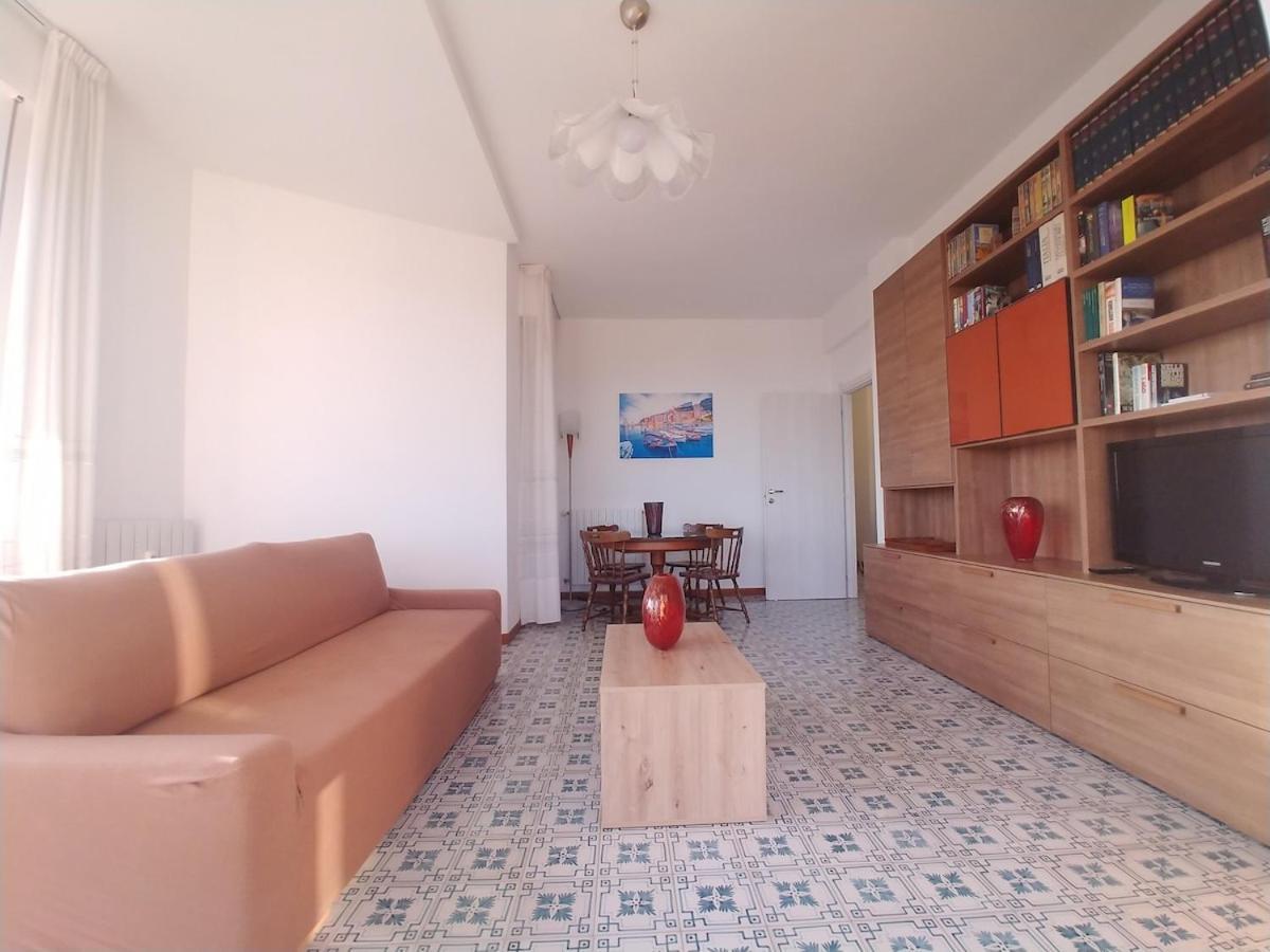 Super Vista Al Grattacielo Di Lavagna Apartment Exterior foto